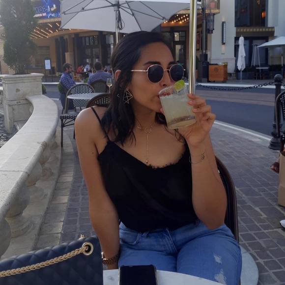 Meet your Posher, Mariam - Picture 1 of 1